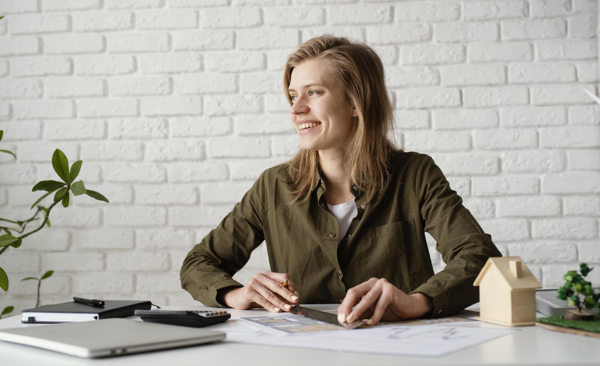 femme-en-preparation-pour-devenir-conseiller-en-gestion-de-patrimoine